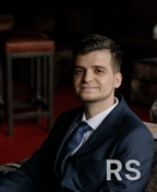 Фото преподавателя по английскому языку - Давиденко Максим